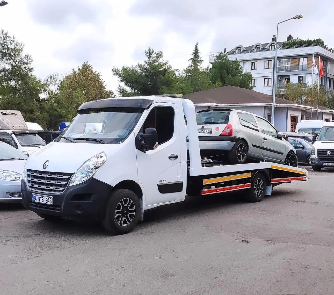 Trafik kazası sonrası araç çekici hizmeti